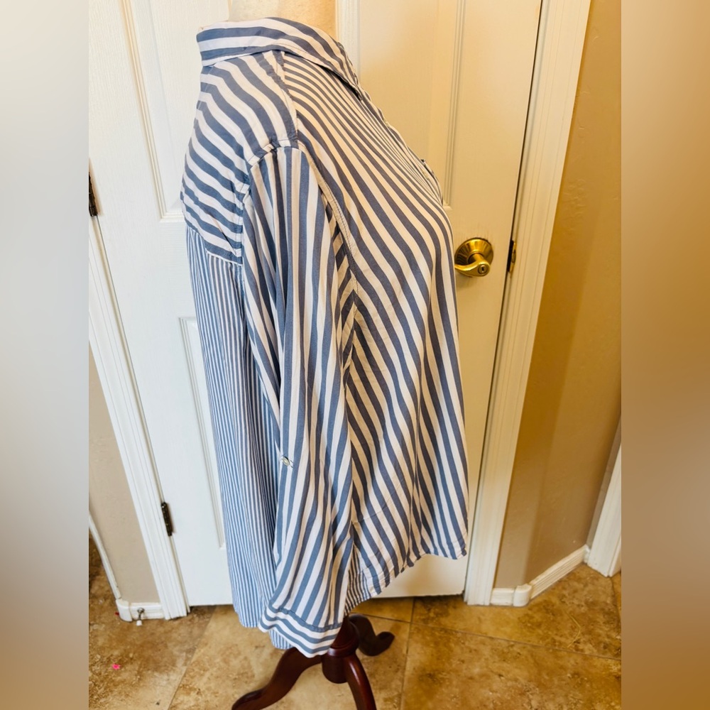 Jane and Delancey Blue and White Striped Button Down Shirt Women’s 2XL Oversized - Picture 3 of 6